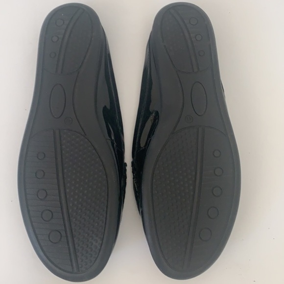 Eric Michael black patent leather perforated slip on mules in size 41 - Picture 7 of 11